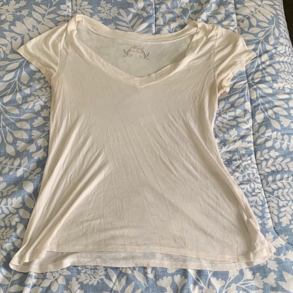 Old Navy White V-Neck Women's Tee
